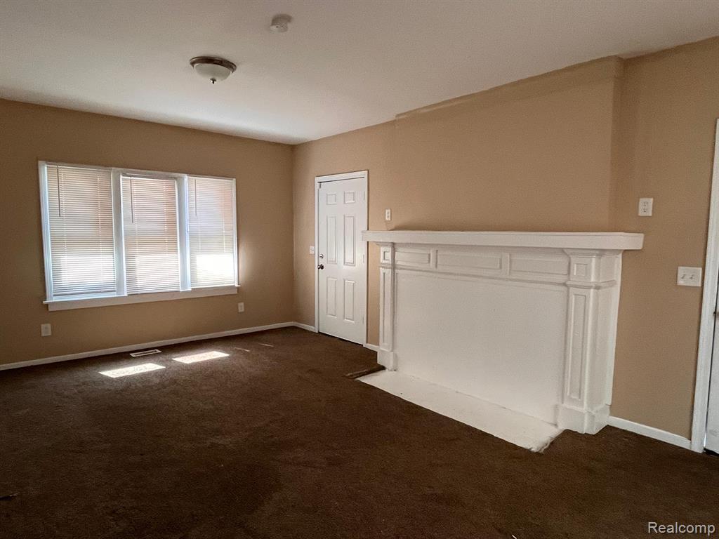 2711 BURLINGAME Street - Photo 2