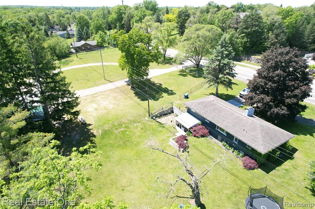 1325 S Hospital Road, Waterford, MI 48327 — Photo 47