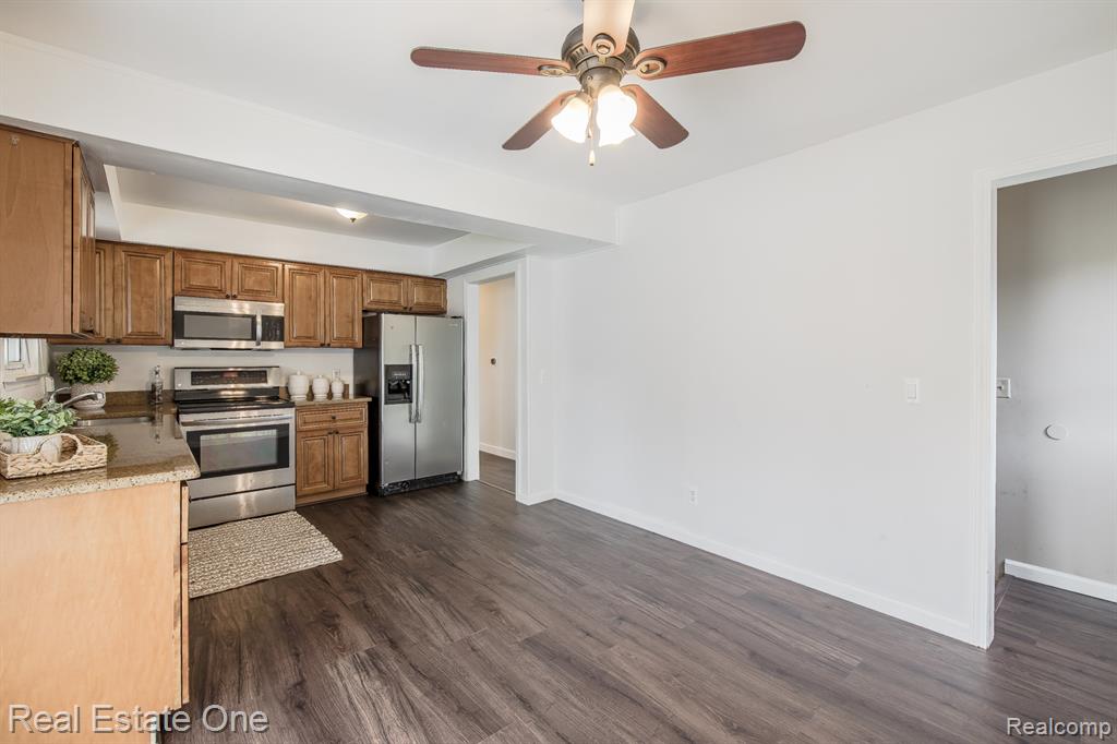 40026 Kristen Drive, Sterling Heights, MI 48310 — Photo 14