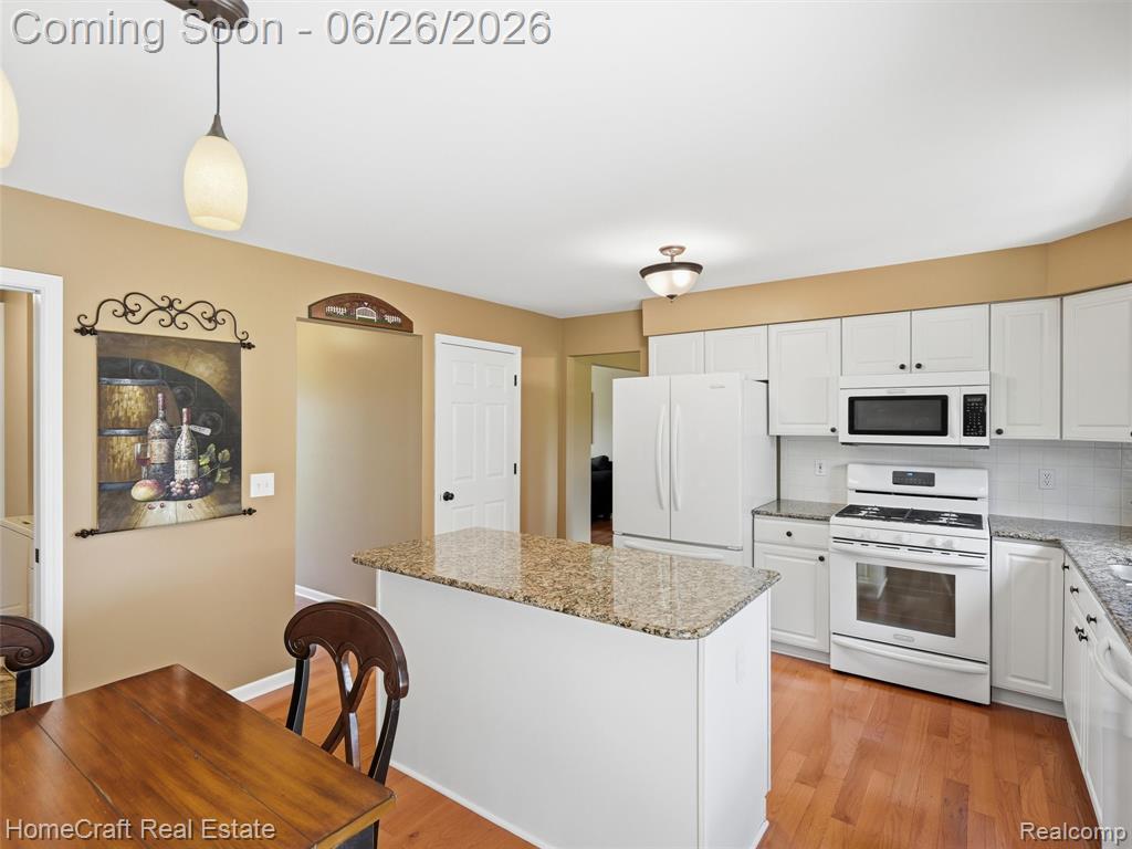 3383 MILCROFT Court, Canton, MI 48188 — Photo 22