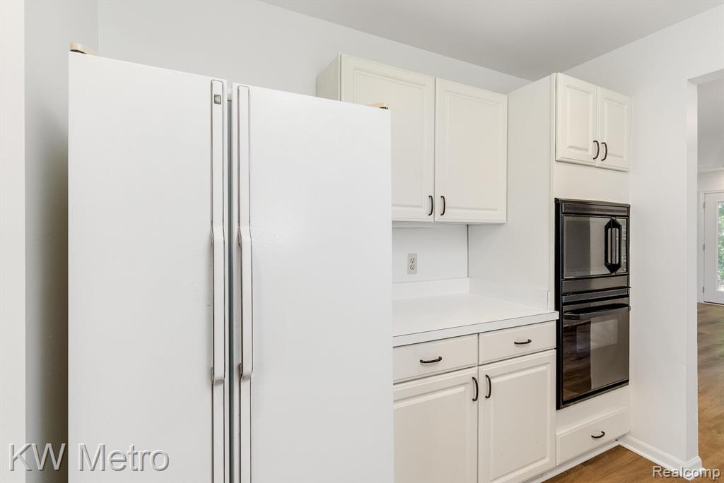 21305 Juniper Court, Farmington Hills, MI 48336 — Photo 16