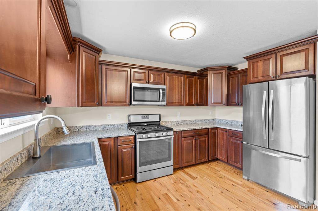 41306 WESTFIELD Circle, Canton, MI 48188 — Photo 3