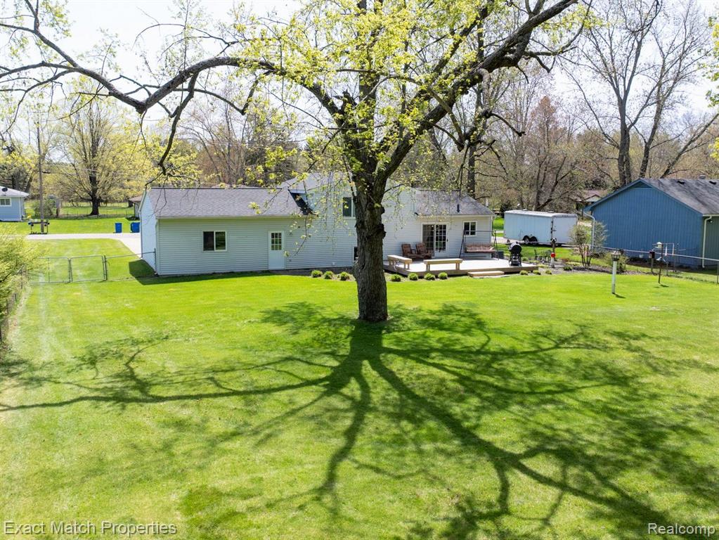 7180 HOWELL Avenue, Waterford, MI 48327 — Photo 9