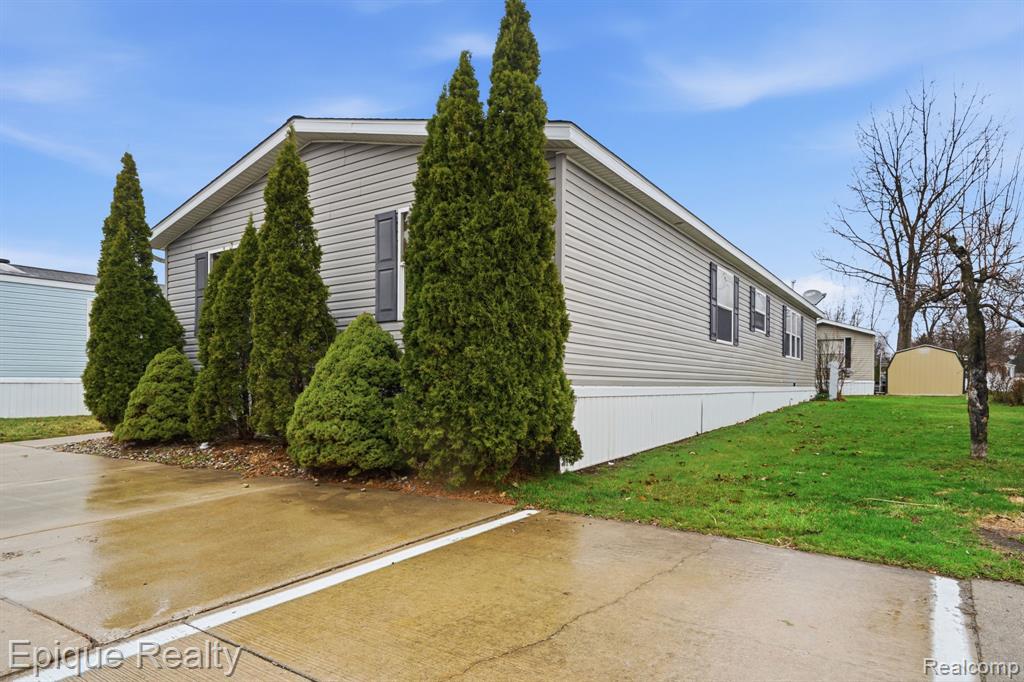 310 Greenwood, Wixom, MI 48393 — Photo 3