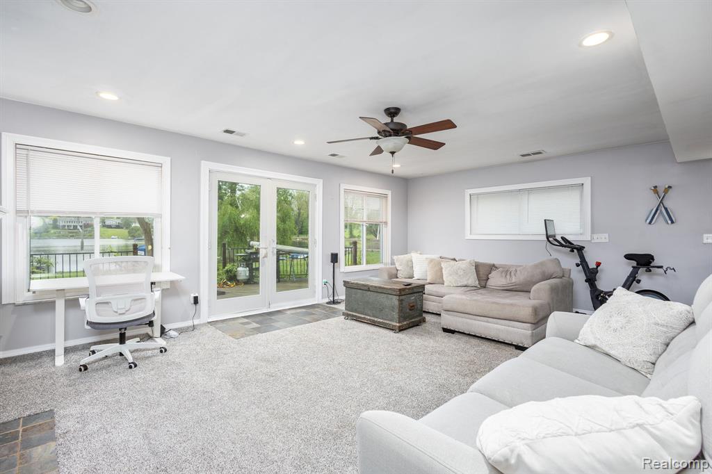 656 Lawson Drive, Lake Orion, MI 48362 — Photo 8
