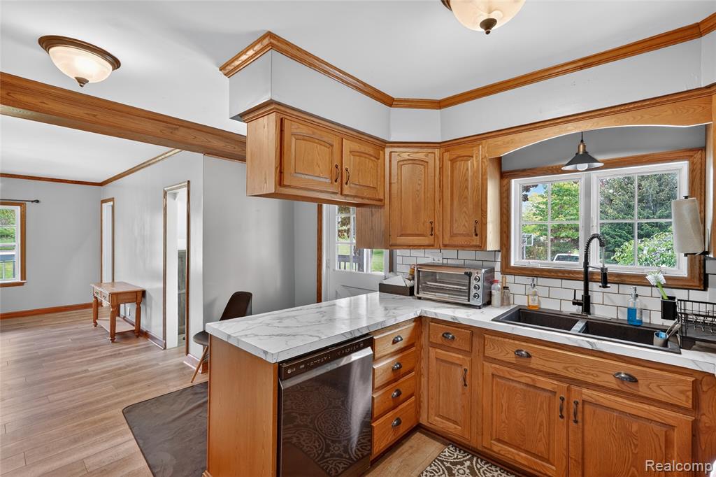 6235 Flushing Road, Flushing, MI 48433 — Photo 12