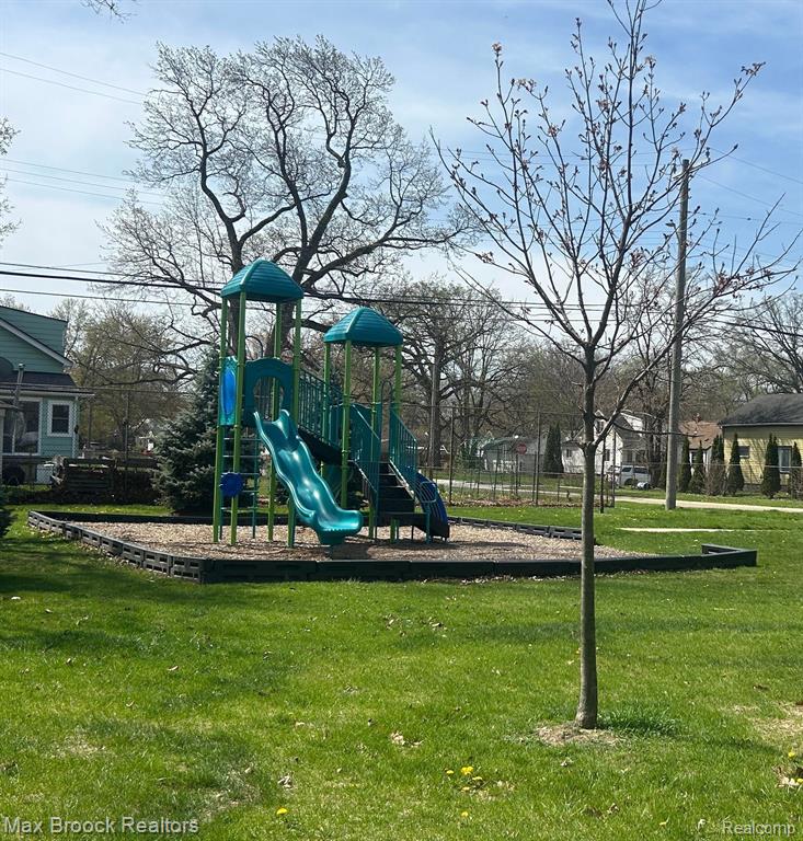 736 E GRANET Avenue, Hazel Park, MI 48030 — Photo 19
