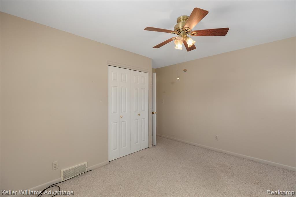 4652 Parker Street, Dearborn Heights, MI 48125 — Photo 14