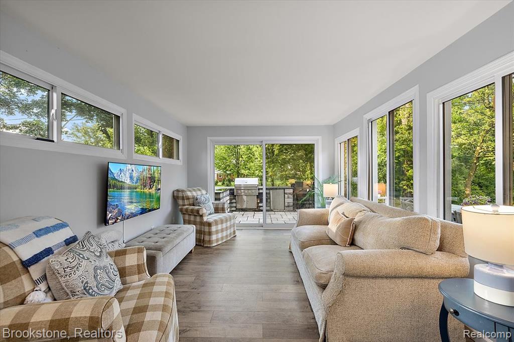 711 Hickory Heights Drive, Bloomfield Hills, MI 48304 — Photo 11