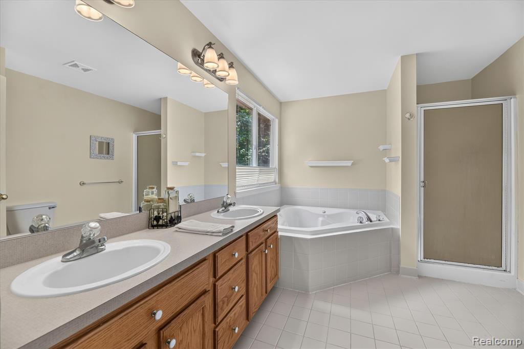 2445 Lorraina Lane, Hartland, MI 48353 — Photo 19
