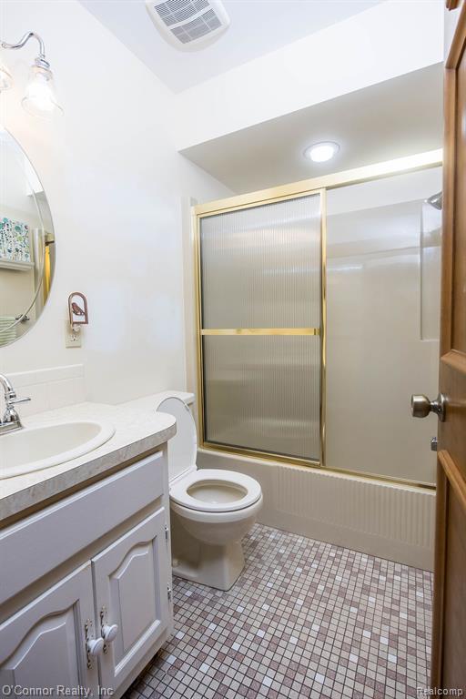 4291 QUAKER HILL Drive, Fort Gratiot, MI 48059 — Photo 20