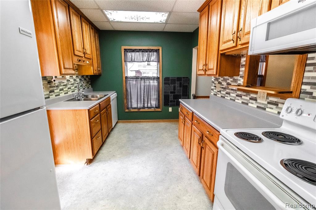 847 N Main Street, Lapeer, MI 48446 — Photo 9