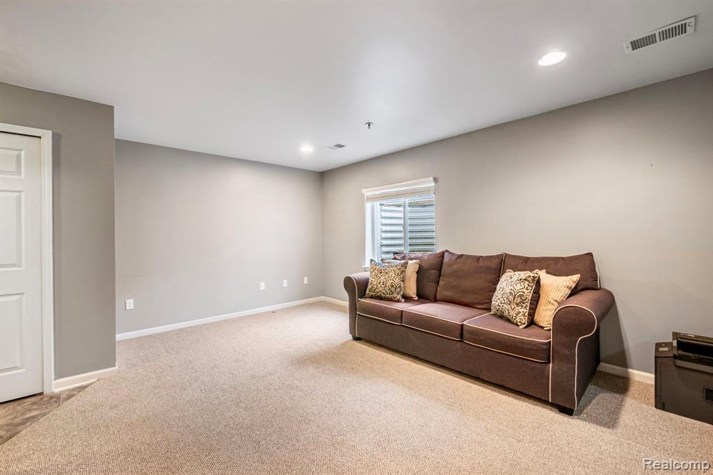 43046 Strand Drive, Sterling Heights, MI 48313 — Photo 35