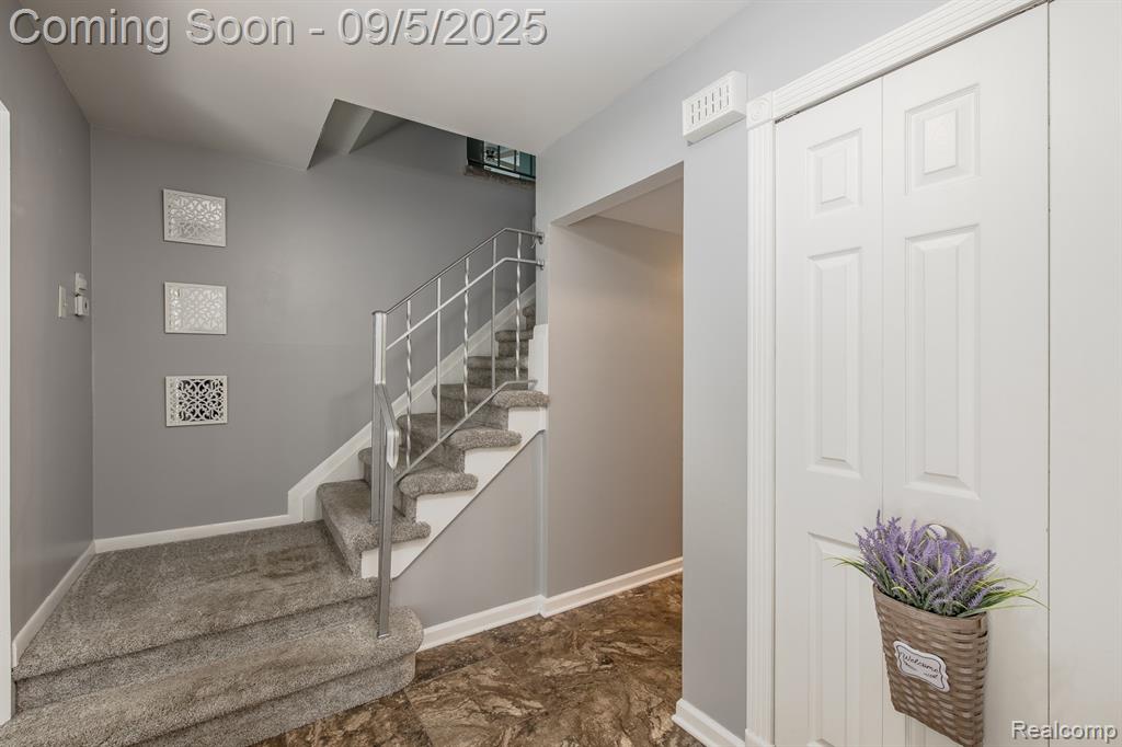 475 Sandehurst Drive, Grand Blanc, MI 48439 — Photo 11