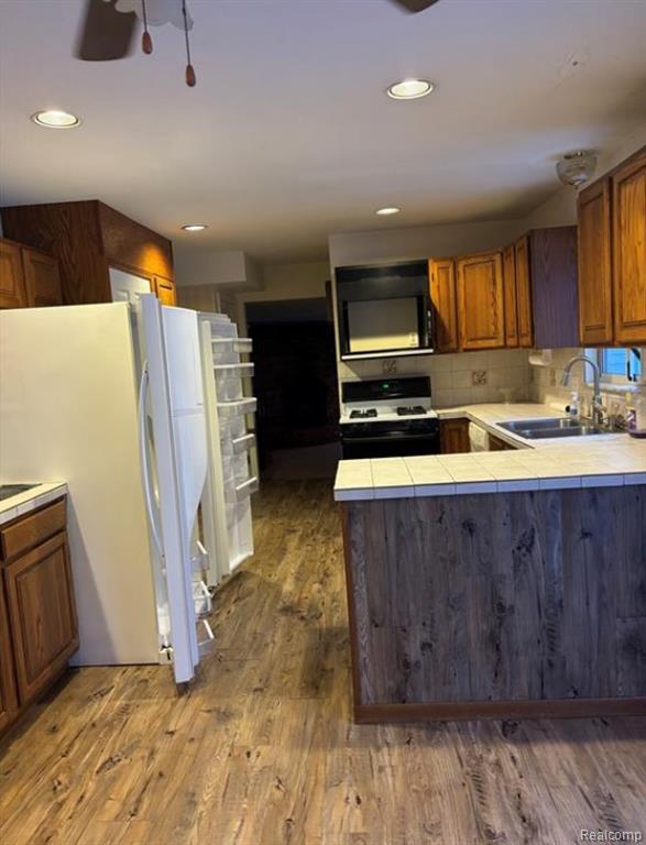 6099 Brookwood Drive, Burton, MI 48509 — Photo 6