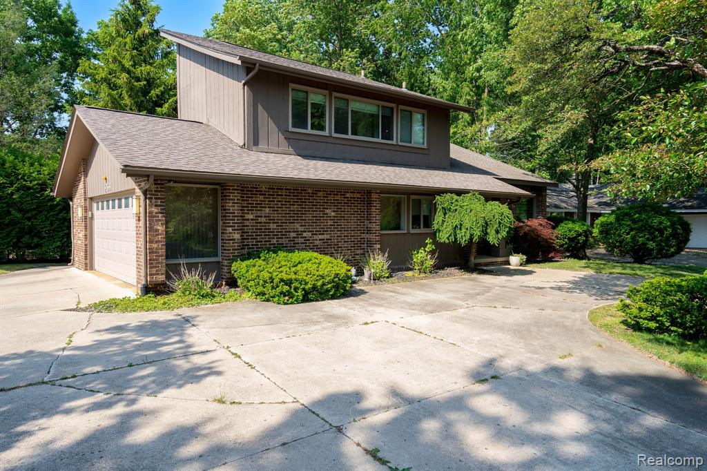 5156 Chestershire Court, West Bloomfield, MI — Photo 45