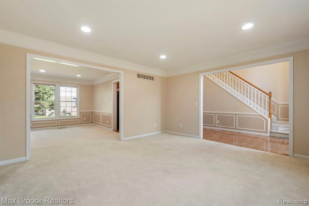 7657 Windgate Circle, West Bloomfield, MI 48323 — Photo 11