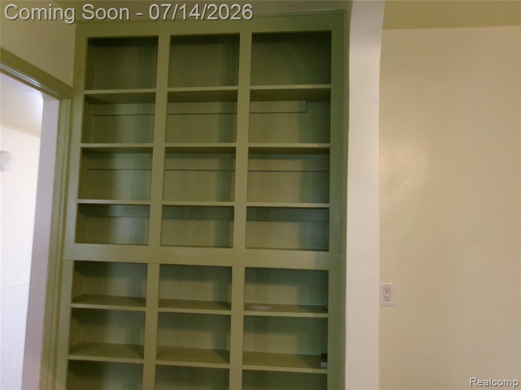 5620 Hipp Street, Dearborn Heights, MI 48125 — Photo 11