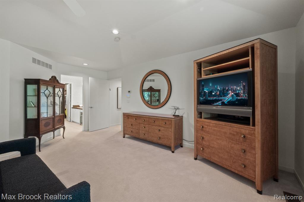6566 Bristol Drive, West Bloomfield, MI — Photo 24