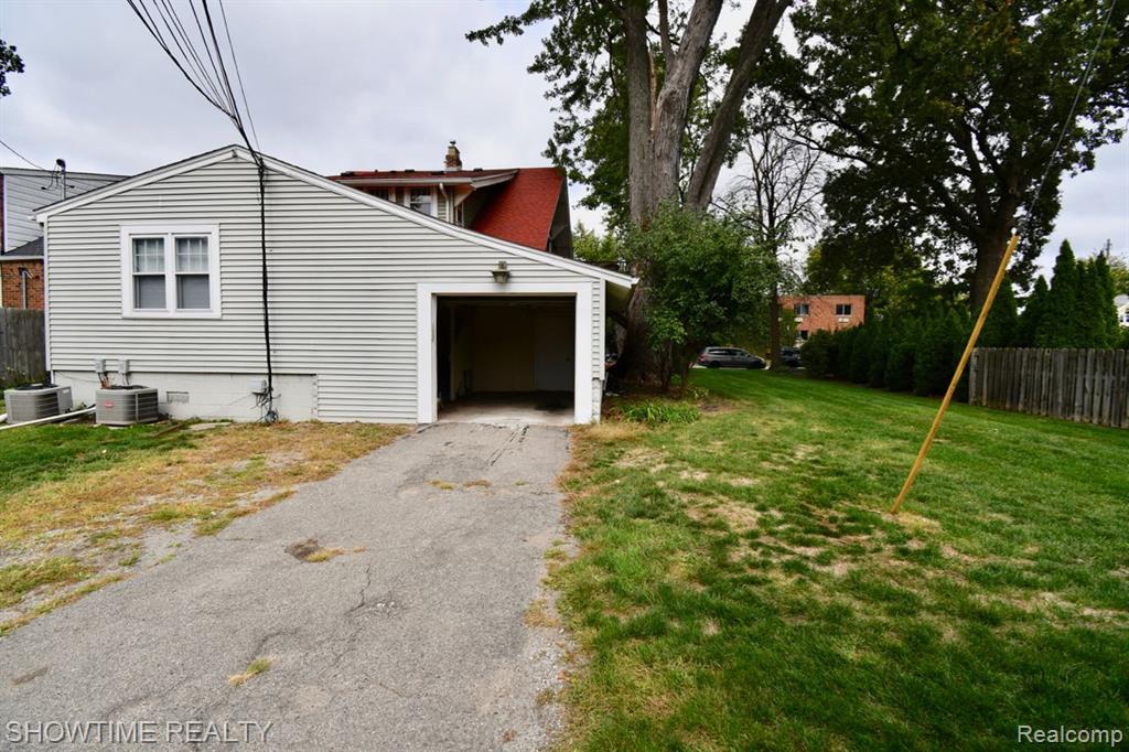 715 W 4TH Street, Royal Oak, MI 48067 — Photo 18