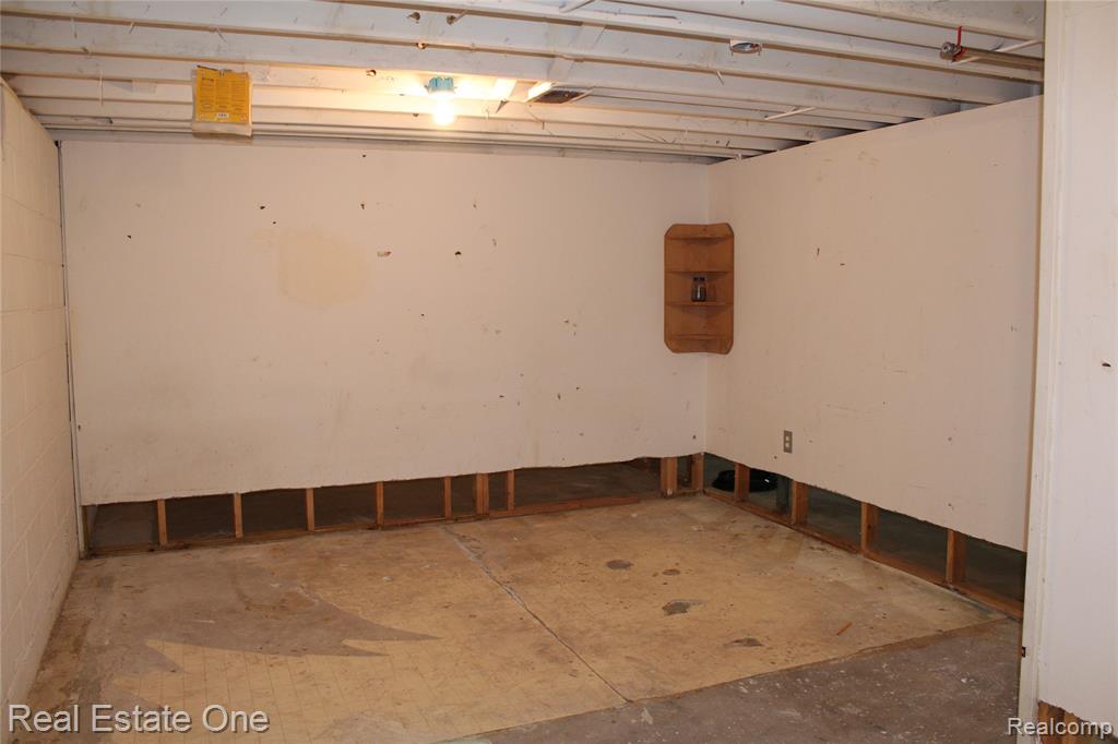 1425 N Alstott Drive, Howell, MI 48843 — Photo 17