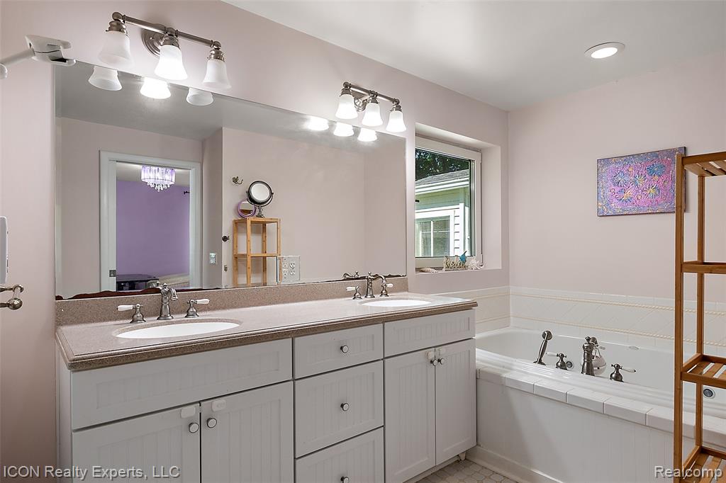 6727 Napier Road, Plymouth, MI 48170 — Photo 40