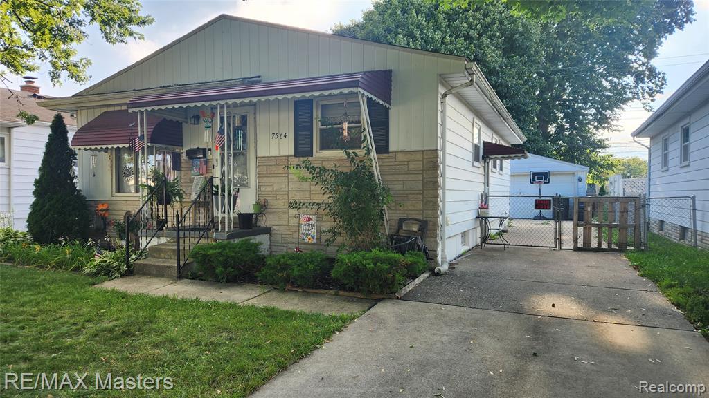 7564 Clippert Street, Taylor, MI 48180 — Photo 2