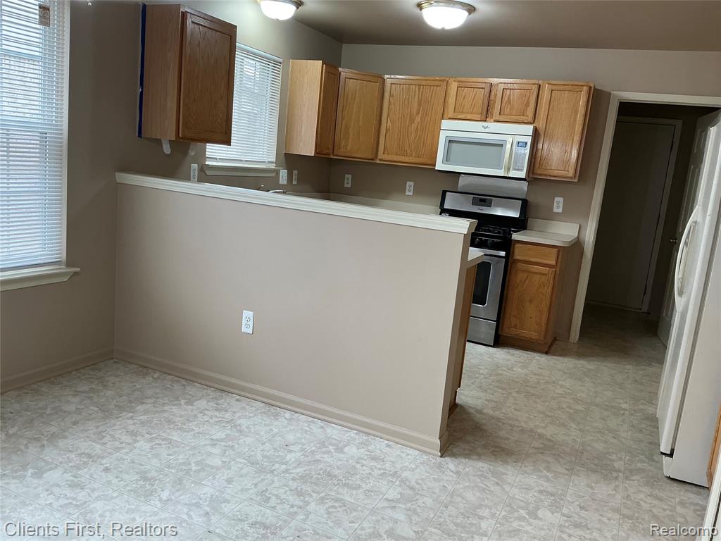 48161 NOTTINGHILL Lane, Canton, MI 48188 — Photo 17