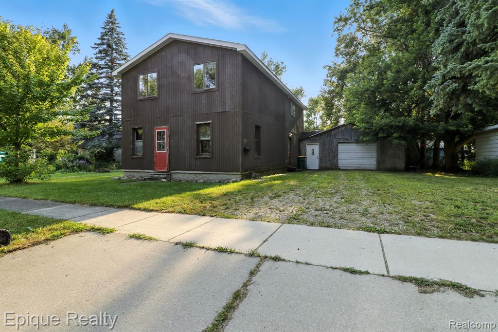 126 S JACKSON Street, Sandusky, MI 48471 — Photo 2