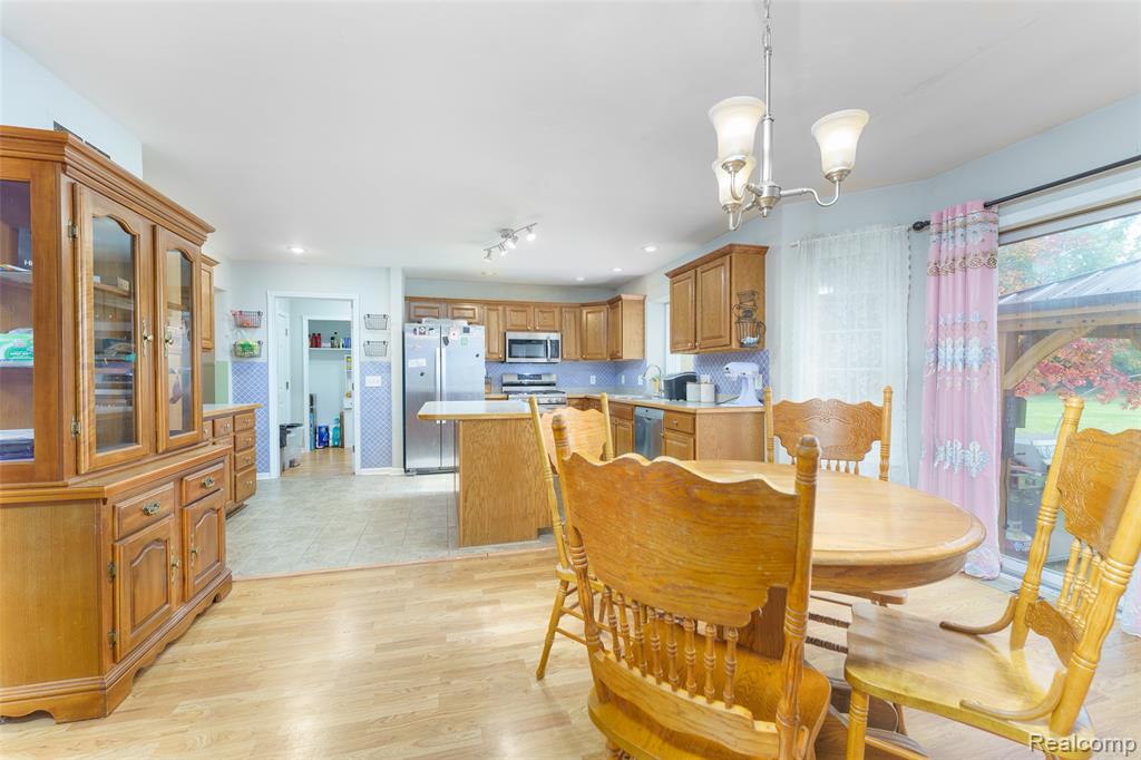 10887 Mackinaw Trail, Fowlerville, MI 48836 — Photo 9