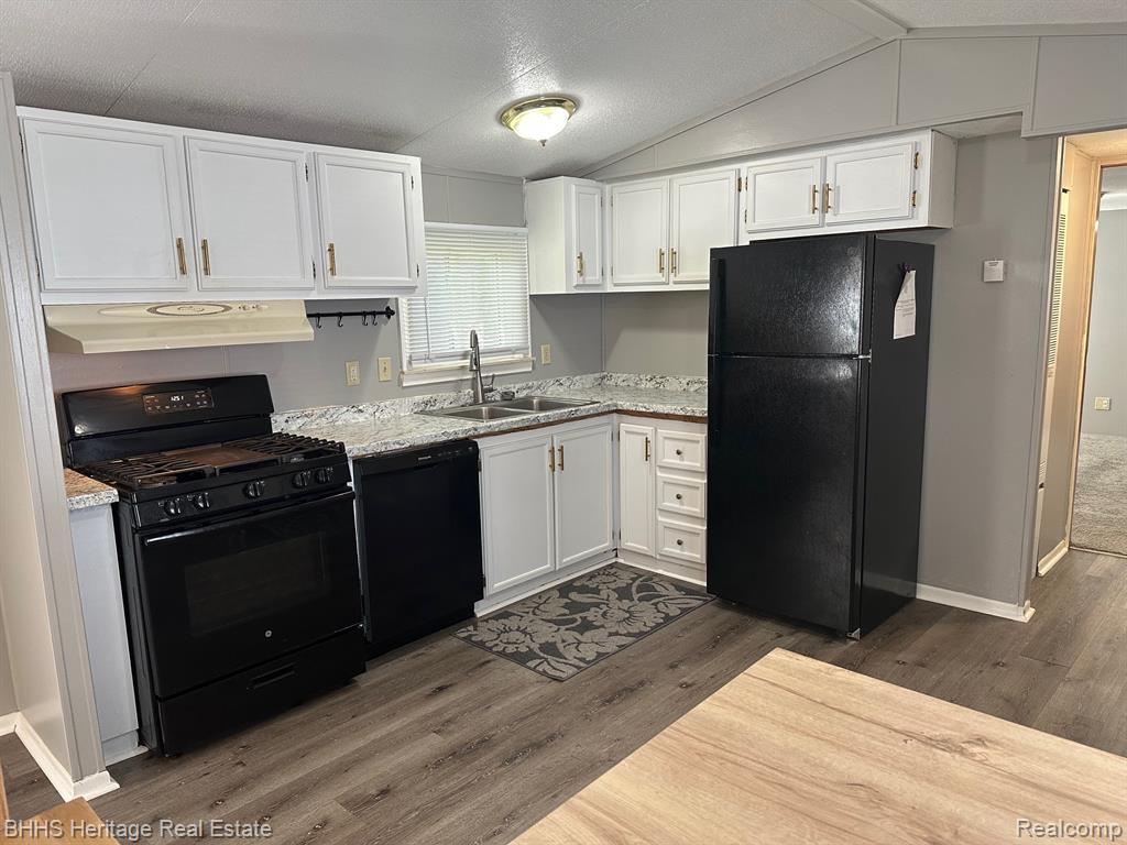 326 Emerald Circle S, Whitmore Lake, MI 48189 — Photo 6
