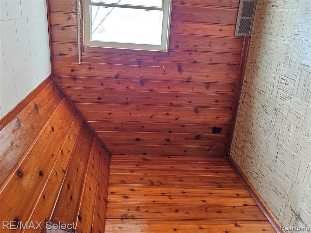 514 McClellan W, Flint, MI 48505 — Photo 11