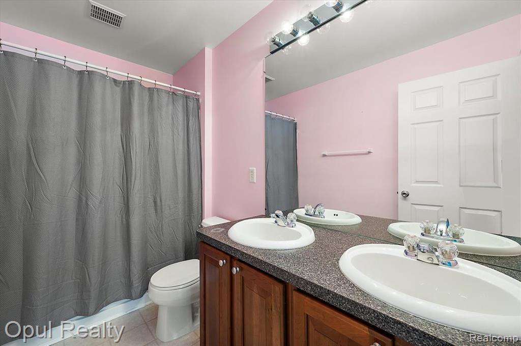 1978 Frances Way, Ypsilanti, MI 48198 — Photo 22