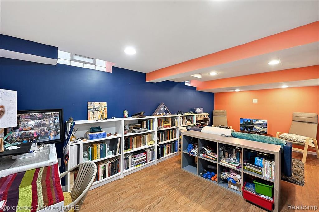26010 Marlowe Place, Oak Park, MI 48237 — Photo 45