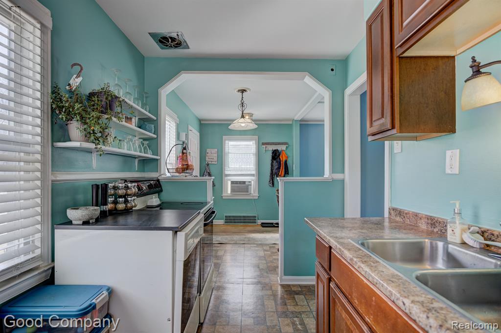 657 ALLEN Street, Ferndale, MI 48220 — Photo 12