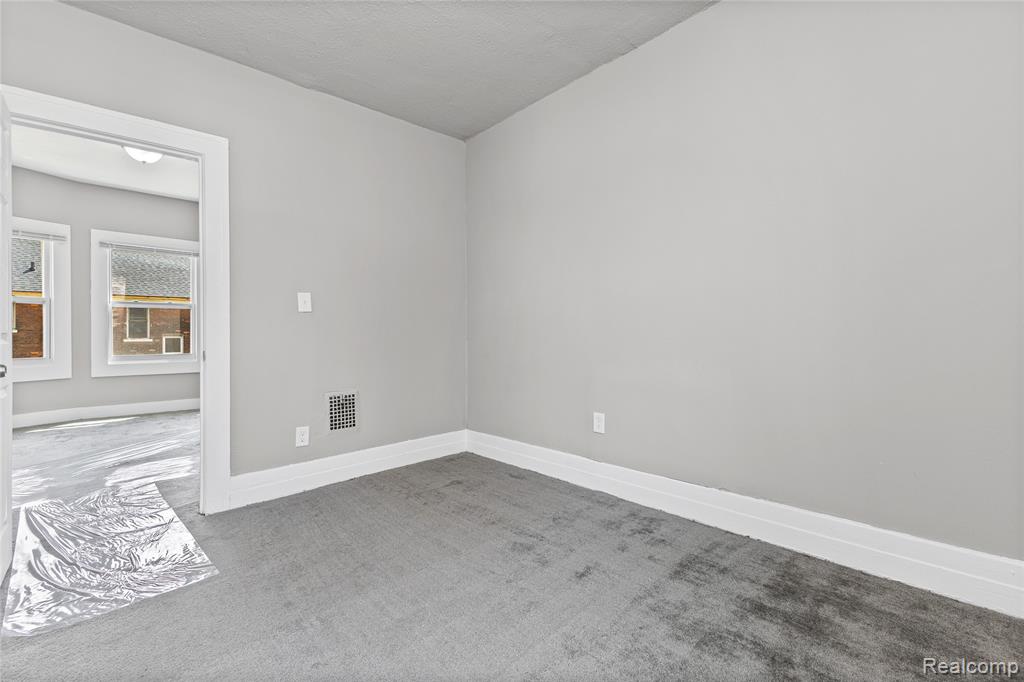 3010 Montclair Street, Detroit, MI 48214 — Photo 42