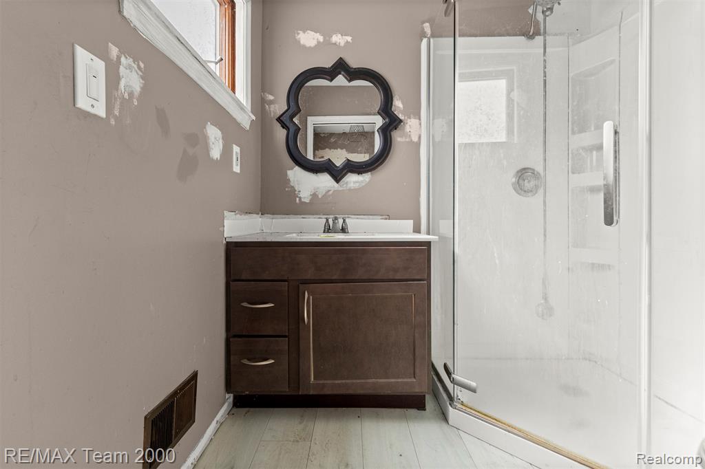9267 Glenis Street, Taylor, MI 48180 — Photo 15