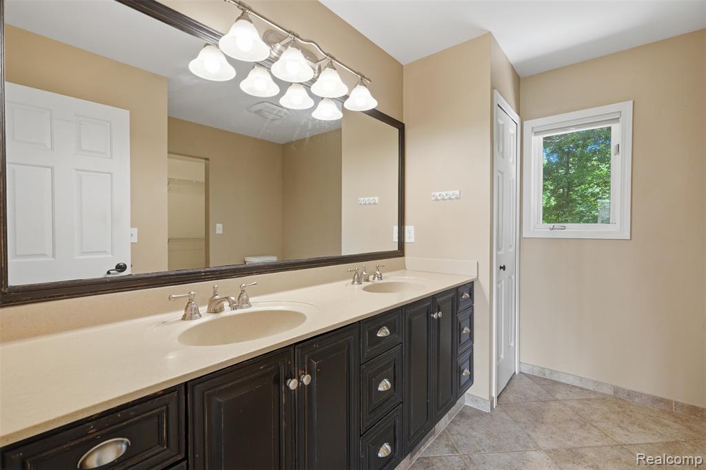 5336 Urbana Drive, Brighton, MI 48116 — Photo 21