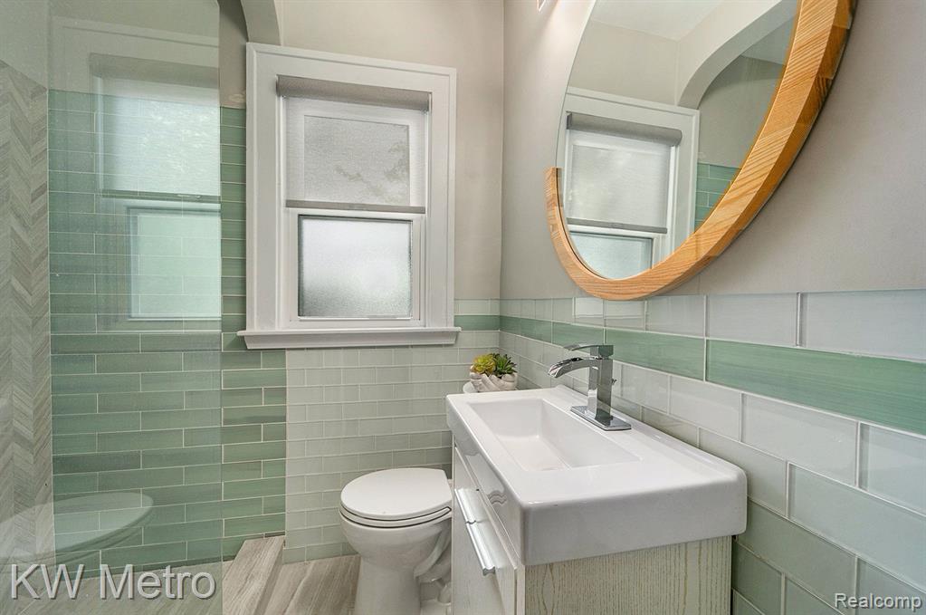 67 KENSINGTON Boulevard, Pleasant Ridge, MI — Photo 9