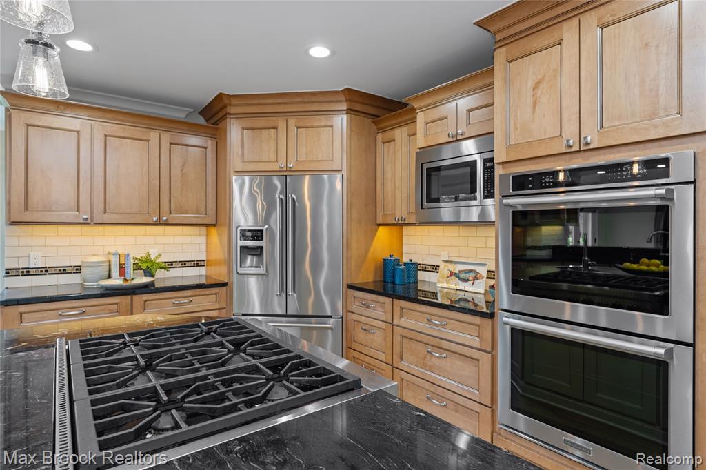 18341 Warwick Street W, Beverly Hills, MI 48025 — Photo 17