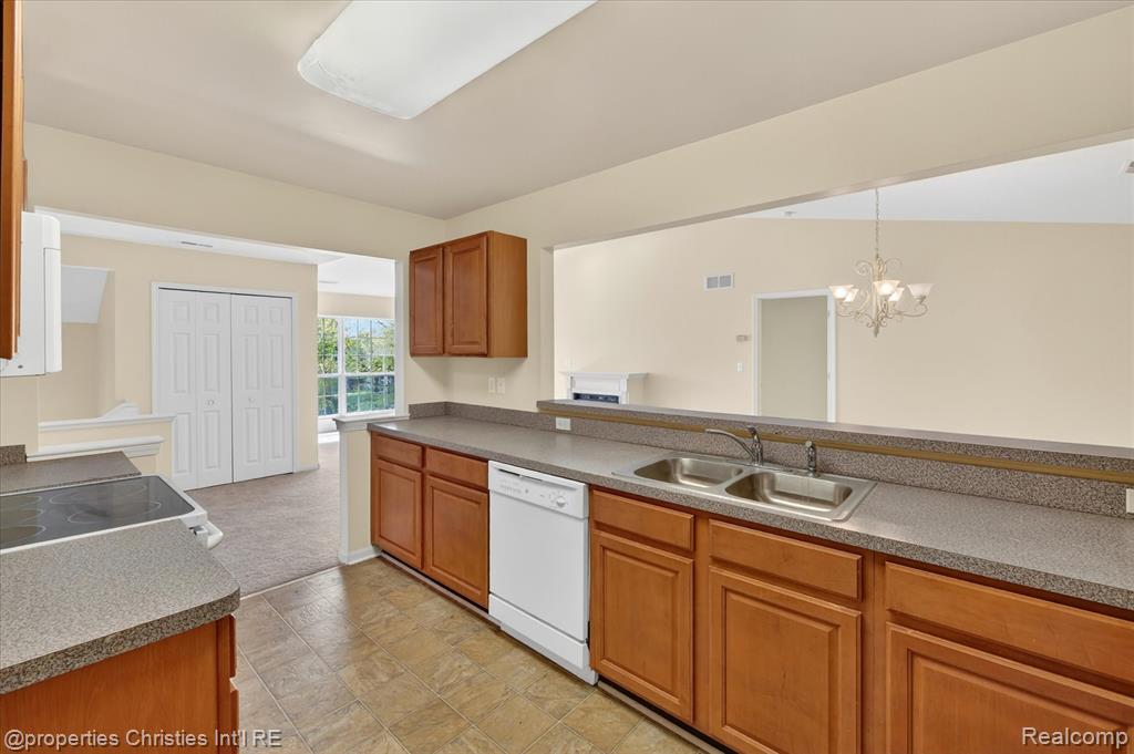 16773 Carriage Way, Northville, MI 48168 — Photo 19