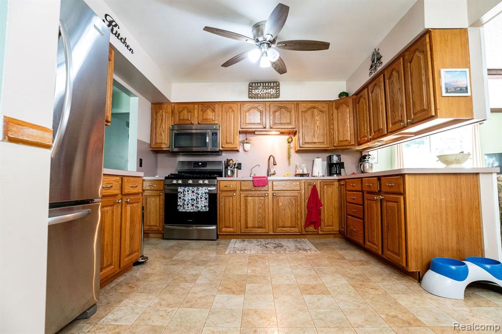 4190 Charter Oak Drive, Flint, MI 48507 — Photo 14