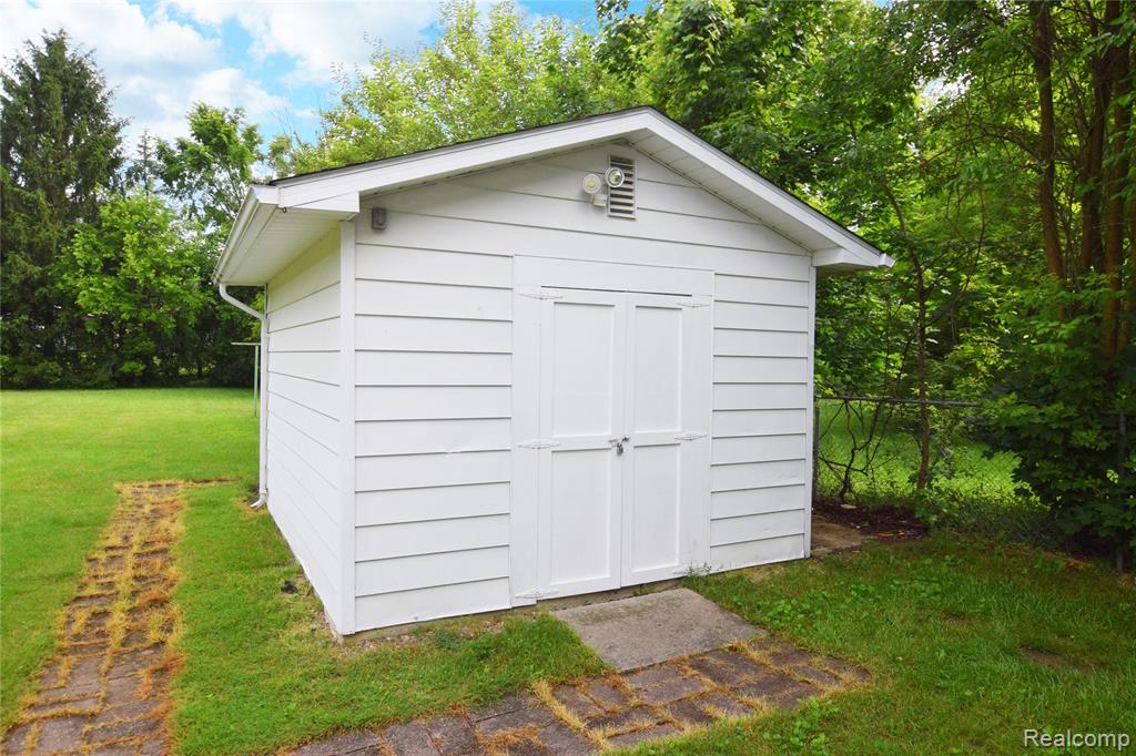 5340 Brobeck Street, Flint, MI 48532 — Photo 13