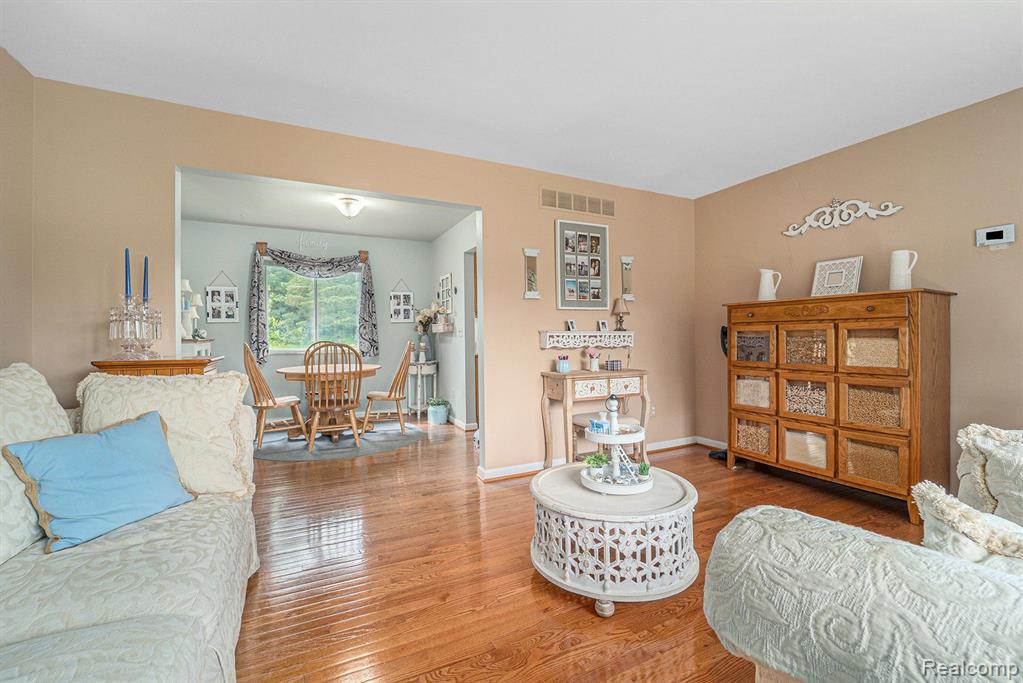 6465 CHICKADEE, Clarkston, MI — Photo 5