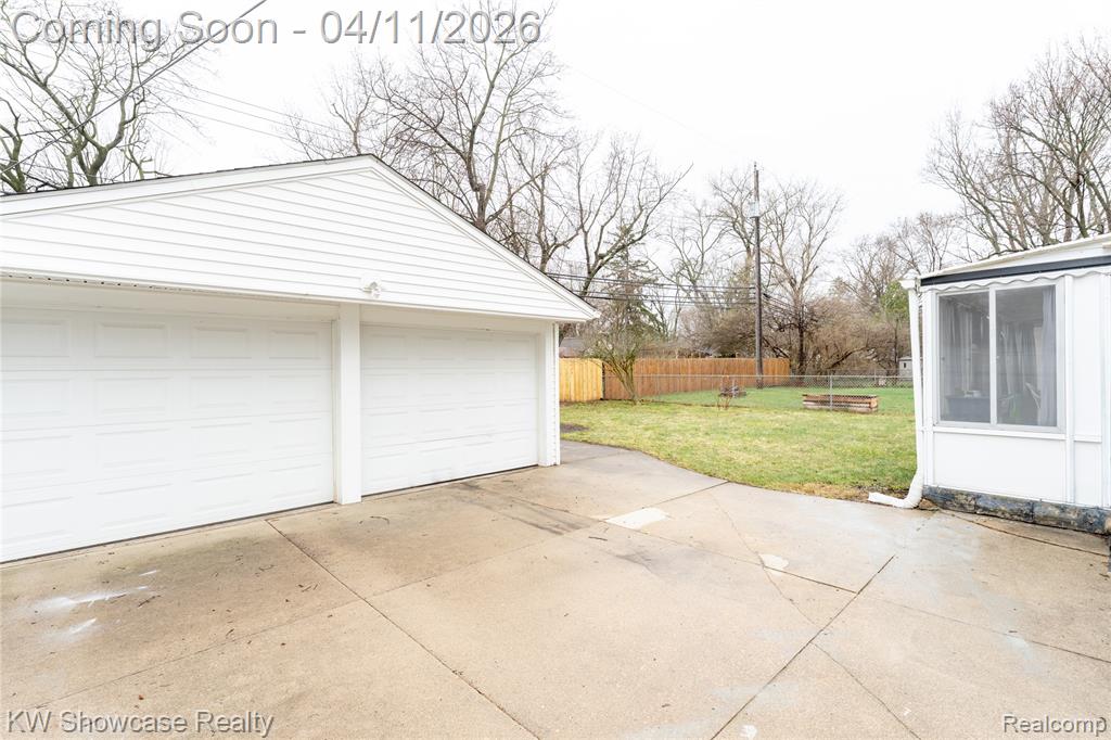 23033 Hawthorne Street, Farmington, MI 48336 — Photo 23
