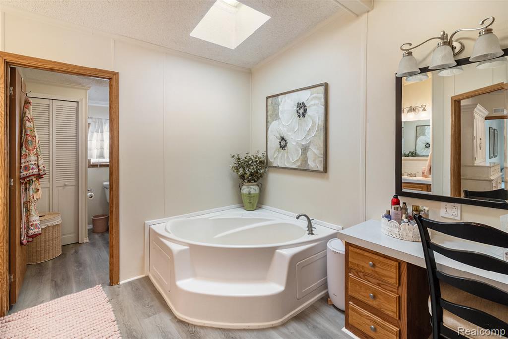 13541 Austin Court, Hartland, MI 48353 — Photo 9