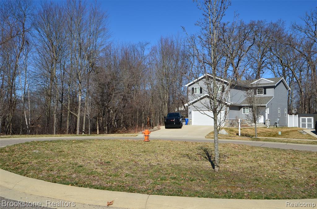 350 Fountain Park Drive, Waterford, MI 48327 — Photo 10