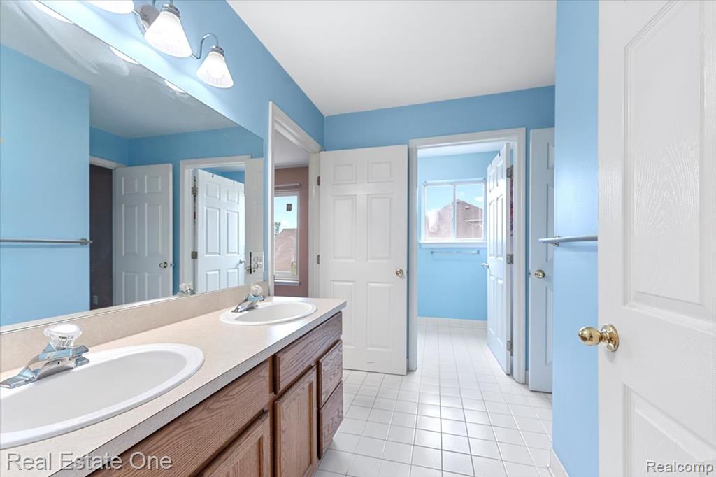 30026 Huron Meadows Drive, Rockwood, MI — Photo 30