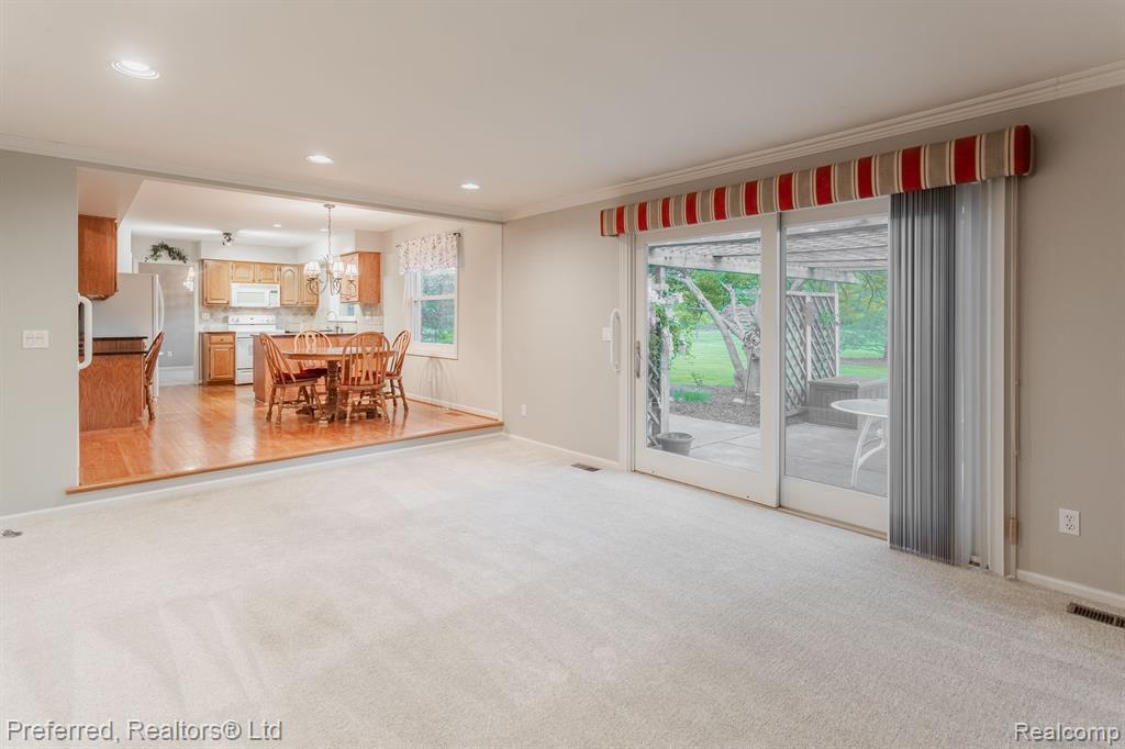 41130 WHITE HAVEN Court, Northville, MI 48168 — Photo 15