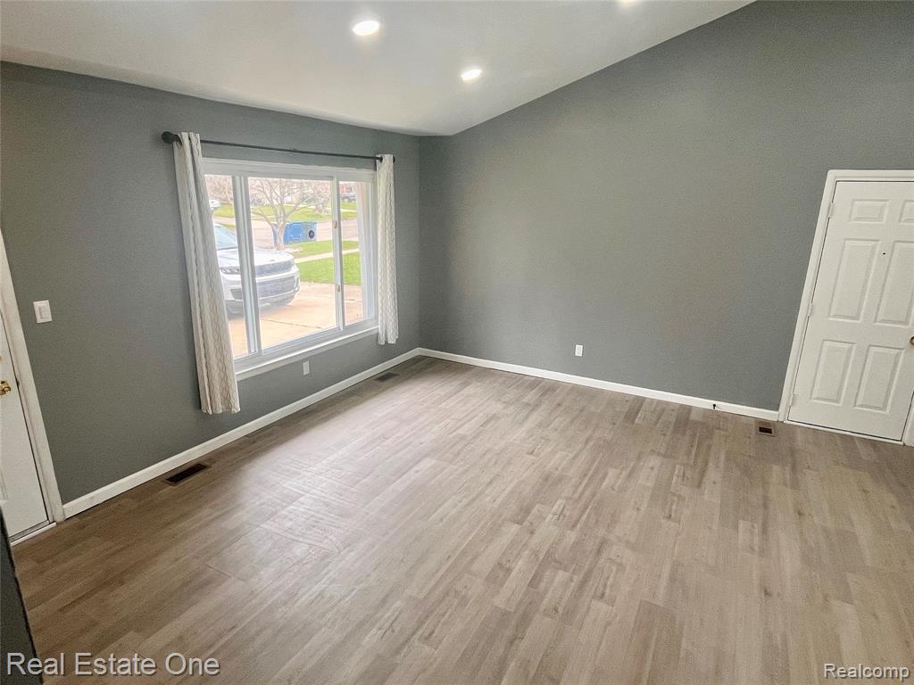 8650 Cedar Court, Ypsilanti, MI 48198 — Photo 6